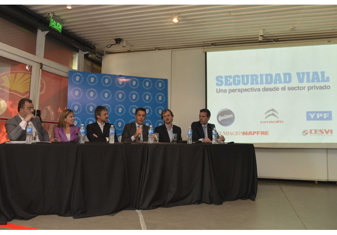 Los integrantes del panel de empresas reunidas por la seguridad vial en acción 1