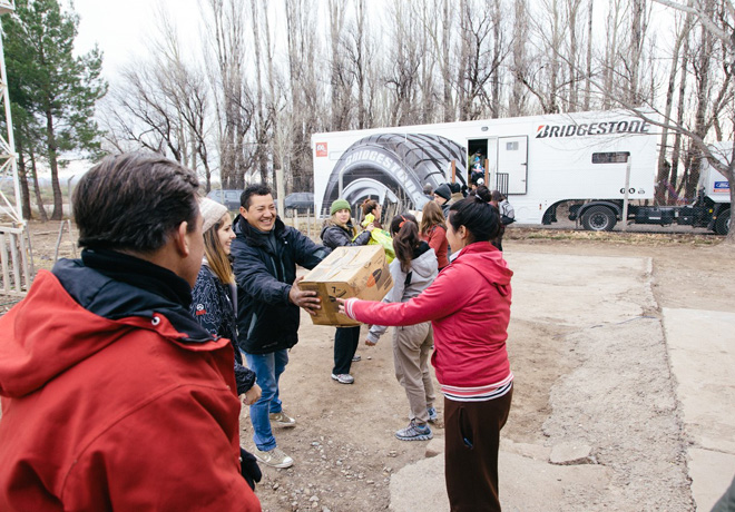 Caravana Solidaria Bridgestone 1