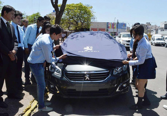 Santiago-del-Estero-recibio-el-primero-de-los-31-vehiculos-donados-por-PSA-Peugeot-Citroen-Argentina-a-instituciones-técnicas-de-todo-el-pais-2