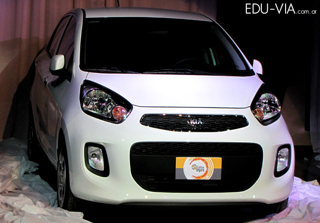 CESVI - El Auto mas Seguro 2015 - Kia Picanto EX 1