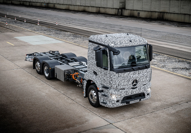 Mercedes-Benz-Urban-eTruck-2