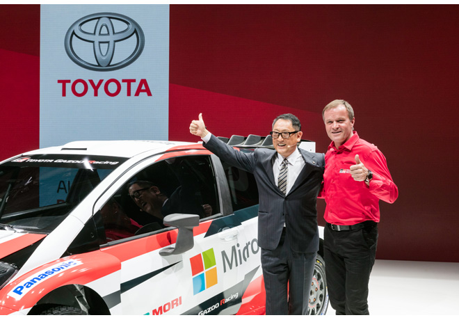 akio-toyoda-y-tommi-makinen-en-el-salon-del-automovil-de-paris