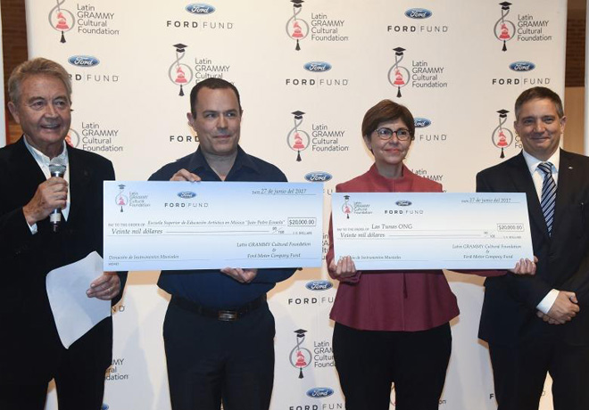 Ford-Motor-Company-Fund-y-la-Fundacion-Cultural-Latin-Grammy-apoyan-a-la-educacion-musical-en-Buenos-Aires-1