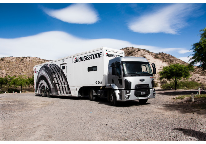 Caravana Solidaria Bridgestone 2016 camión