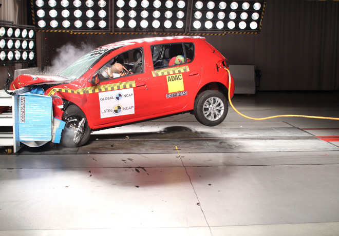 Latin NCAP - Renault Sandero-Logan-Stepway - con 4 Airbags 1